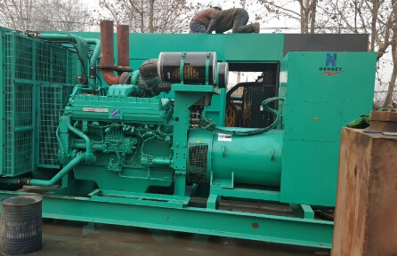 雨山发电机组如何判断水冷式机油散热器内部是否需要清洗？