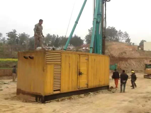 雨山如何判断水冷式机油散热器密封件是否需要更换？